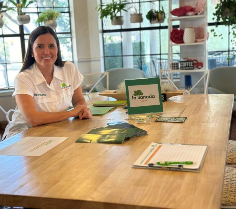 Foto sola al lado del form