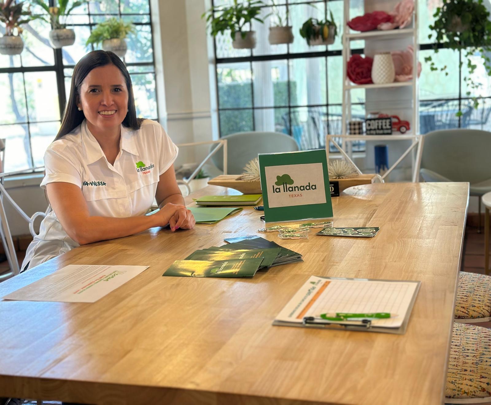 Foto sola al lado del form